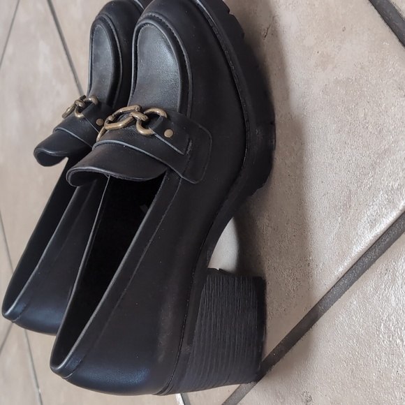 Cliffs by White Mountain Slip On Shoes - Picture 3 of 5